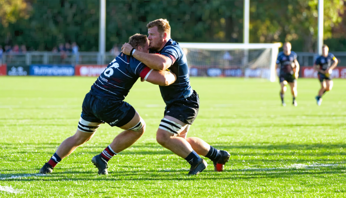 découvrez comment maîtriser une prise corporelle efficace en rugby pour prévenir les blessures et améliorer votre sécurité sur le terrain.